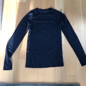 Lululemon long sleeved shirt in navy size 4